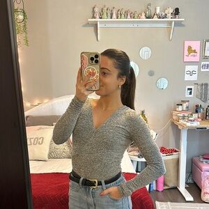 Altered State Gray V-Neck Long Sleeve Top